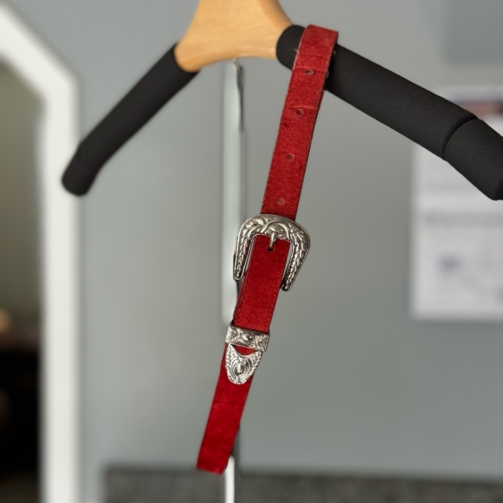 Cherokee red suede belt